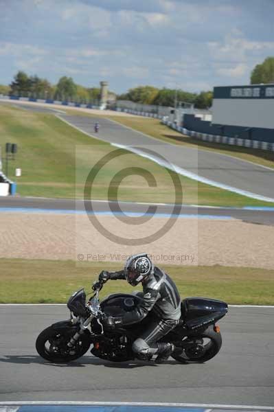 Motorcycle action photographs;donington;donington park leicestershire;donington photographs;event digital images;eventdigitalimages;no limits trackday;peter wileman photography;trackday;trackday digital images;trackday photos