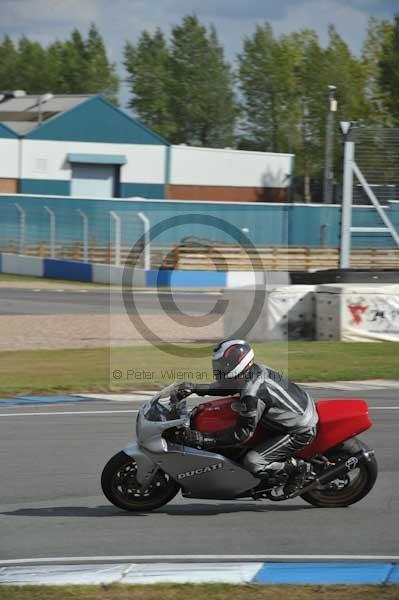 Motorcycle action photographs;donington;donington park leicestershire;donington photographs;event digital images;eventdigitalimages;no limits trackday;peter wileman photography;trackday;trackday digital images;trackday photos