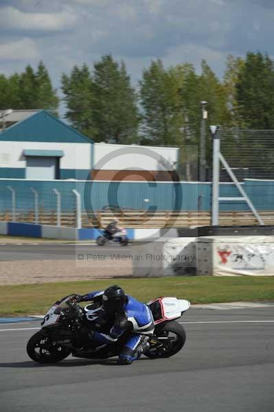Motorcycle action photographs;donington;donington park leicestershire;donington photographs;event digital images;eventdigitalimages;no limits trackday;peter wileman photography;trackday;trackday digital images;trackday photos