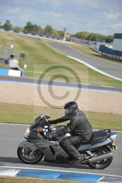 Motorcycle action photographs;donington;donington park leicestershire;donington photographs;event digital images;eventdigitalimages;no limits trackday;peter wileman photography;trackday;trackday digital images;trackday photos