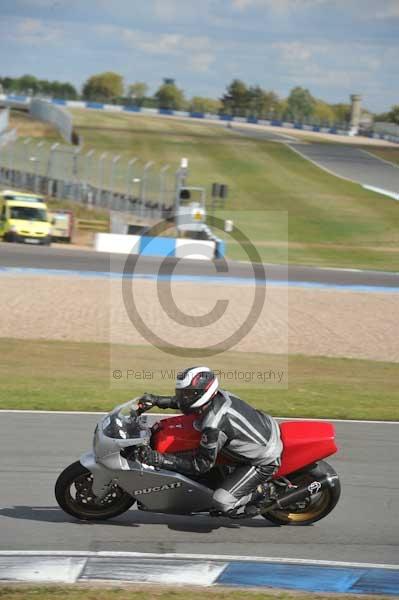 Motorcycle action photographs;donington;donington park leicestershire;donington photographs;event digital images;eventdigitalimages;no limits trackday;peter wileman photography;trackday;trackday digital images;trackday photos