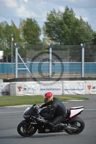 Motorcycle action photographs;donington;donington park leicestershire;donington photographs;event digital images;eventdigitalimages;no limits trackday;peter wileman photography;trackday;trackday digital images;trackday photos