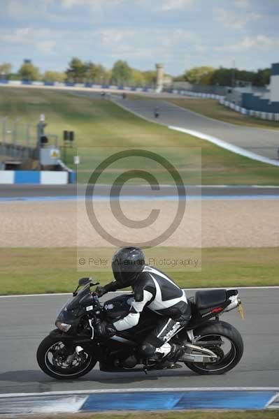 Motorcycle action photographs;donington;donington park leicestershire;donington photographs;event digital images;eventdigitalimages;no limits trackday;peter wileman photography;trackday;trackday digital images;trackday photos