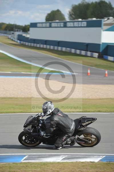 Motorcycle action photographs;donington;donington park leicestershire;donington photographs;event digital images;eventdigitalimages;no limits trackday;peter wileman photography;trackday;trackday digital images;trackday photos