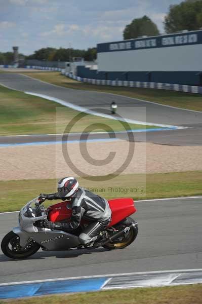 Motorcycle action photographs;donington;donington park leicestershire;donington photographs;event digital images;eventdigitalimages;no limits trackday;peter wileman photography;trackday;trackday digital images;trackday photos