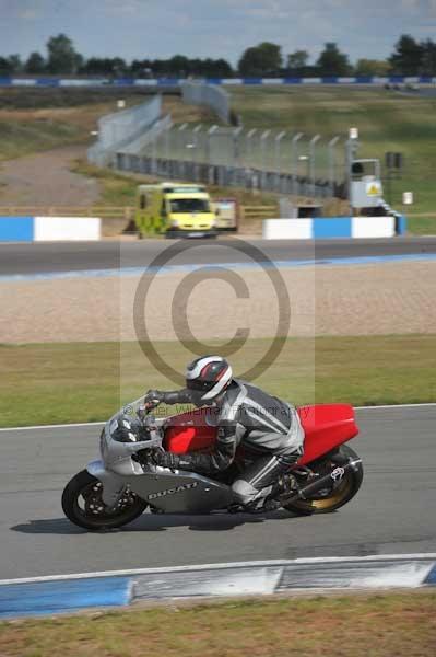 Motorcycle action photographs;donington;donington park leicestershire;donington photographs;event digital images;eventdigitalimages;no limits trackday;peter wileman photography;trackday;trackday digital images;trackday photos