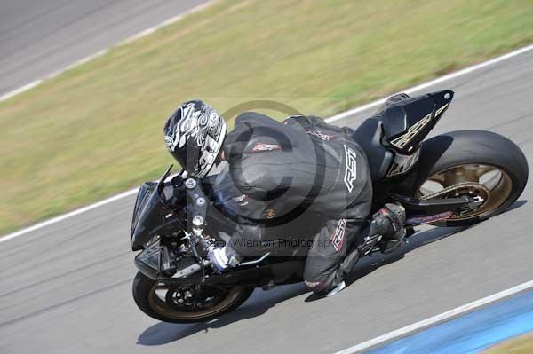 Motorcycle action photographs;donington;donington park leicestershire;donington photographs;event digital images;eventdigitalimages;no limits trackday;peter wileman photography;trackday;trackday digital images;trackday photos