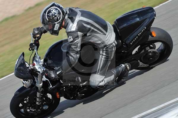 Motorcycle action photographs;donington;donington park leicestershire;donington photographs;event digital images;eventdigitalimages;no limits trackday;peter wileman photography;trackday;trackday digital images;trackday photos