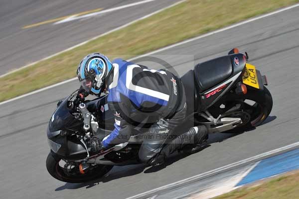 Motorcycle action photographs;donington;donington park leicestershire;donington photographs;event digital images;eventdigitalimages;no limits trackday;peter wileman photography;trackday;trackday digital images;trackday photos