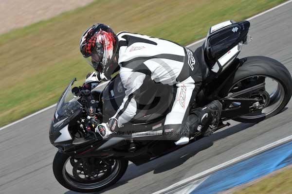 Motorcycle action photographs;donington;donington park leicestershire;donington photographs;event digital images;eventdigitalimages;no limits trackday;peter wileman photography;trackday;trackday digital images;trackday photos