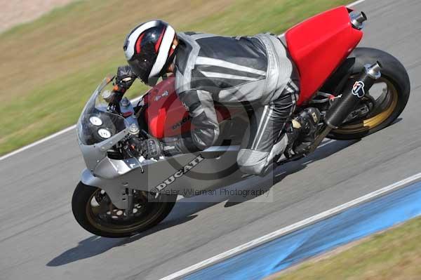 Motorcycle action photographs;donington;donington park leicestershire;donington photographs;event digital images;eventdigitalimages;no limits trackday;peter wileman photography;trackday;trackday digital images;trackday photos