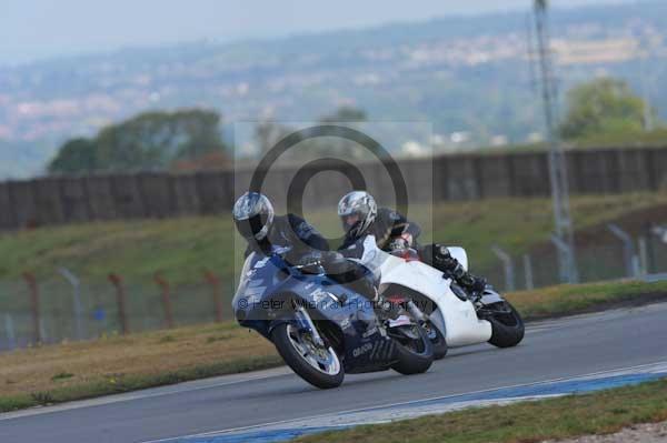 Motorcycle action photographs;donington;donington park leicestershire;donington photographs;event digital images;eventdigitalimages;no limits trackday;peter wileman photography;trackday;trackday digital images;trackday photos