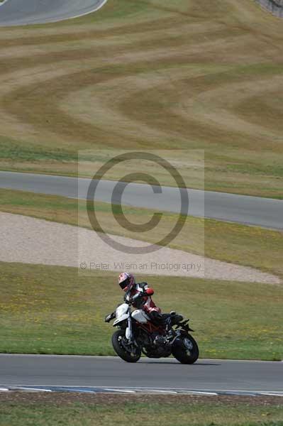 Motorcycle action photographs;donington;donington park leicestershire;donington photographs;event digital images;eventdigitalimages;no limits trackday;peter wileman photography;trackday;trackday digital images;trackday photos