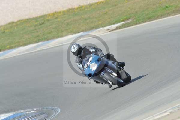 Motorcycle action photographs;donington;donington park leicestershire;donington photographs;event digital images;eventdigitalimages;no limits trackday;peter wileman photography;trackday;trackday digital images;trackday photos