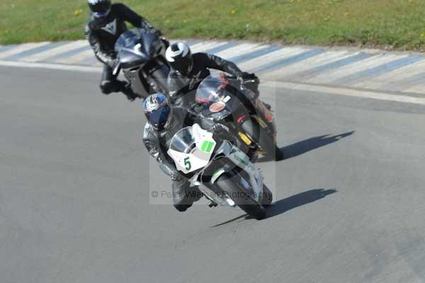 Motorcycle action photographs;donington;donington park leicestershire;donington photographs;event digital images;eventdigitalimages;no limits trackday;peter wileman photography;trackday;trackday digital images;trackday photos