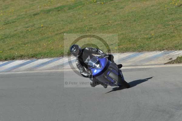 Motorcycle action photographs;donington;donington park leicestershire;donington photographs;event digital images;eventdigitalimages;no limits trackday;peter wileman photography;trackday;trackday digital images;trackday photos