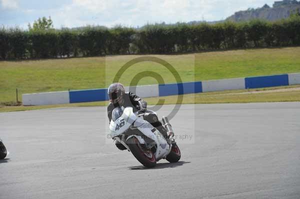 Motorcycle action photographs;donington;donington park leicestershire;donington photographs;event digital images;eventdigitalimages;no limits trackday;peter wileman photography;trackday;trackday digital images;trackday photos