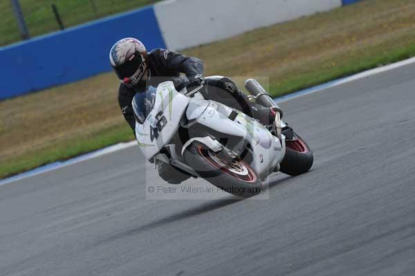 Motorcycle action photographs;donington;donington park leicestershire;donington photographs;event digital images;eventdigitalimages;no limits trackday;peter wileman photography;trackday;trackday digital images;trackday photos
