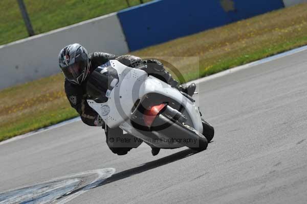 Motorcycle action photographs;donington;donington park leicestershire;donington photographs;event digital images;eventdigitalimages;no limits trackday;peter wileman photography;trackday;trackday digital images;trackday photos
