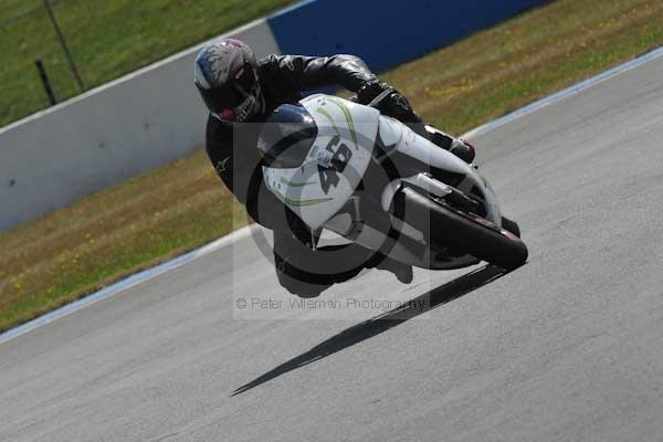 Motorcycle action photographs;donington;donington park leicestershire;donington photographs;event digital images;eventdigitalimages;no limits trackday;peter wileman photography;trackday;trackday digital images;trackday photos