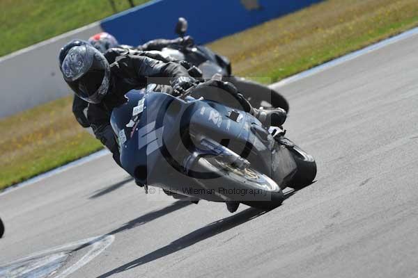 Motorcycle action photographs;donington;donington park leicestershire;donington photographs;event digital images;eventdigitalimages;no limits trackday;peter wileman photography;trackday;trackday digital images;trackday photos