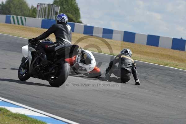 Motorcycle action photographs;donington;donington park leicestershire;donington photographs;event digital images;eventdigitalimages;no limits trackday;peter wileman photography;trackday;trackday digital images;trackday photos