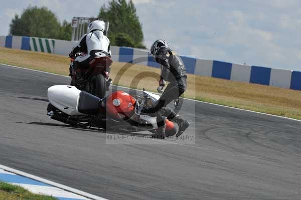 Motorcycle action photographs;donington;donington park leicestershire;donington photographs;event digital images;eventdigitalimages;no limits trackday;peter wileman photography;trackday;trackday digital images;trackday photos
