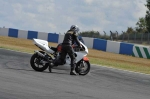 Motorcycle-action-photographs;donington;donington-park-leicestershire;donington-photographs;event-digital-images;eventdigitalimages;no-limits-trackday;peter-wileman-photography;trackday;trackday-digital-images;trackday-photos