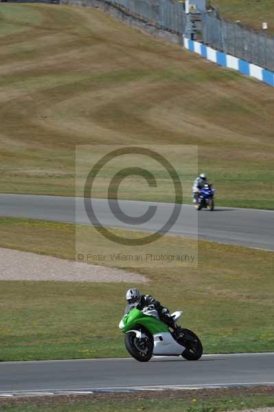 Motorcycle action photographs;donington;donington park leicestershire;donington photographs;event digital images;eventdigitalimages;no limits trackday;peter wileman photography;trackday;trackday digital images;trackday photos