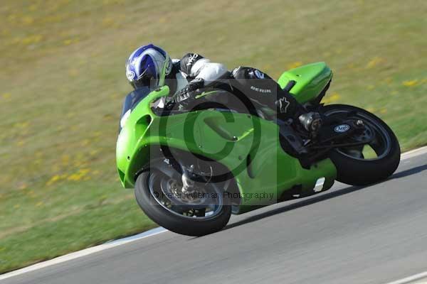 Motorcycle action photographs;donington;donington park leicestershire;donington photographs;event digital images;eventdigitalimages;no limits trackday;peter wileman photography;trackday;trackday digital images;trackday photos
