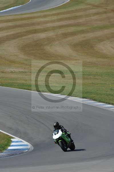 Motorcycle action photographs;donington;donington park leicestershire;donington photographs;event digital images;eventdigitalimages;no limits trackday;peter wileman photography;trackday;trackday digital images;trackday photos