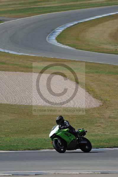 Motorcycle action photographs;donington;donington park leicestershire;donington photographs;event digital images;eventdigitalimages;no limits trackday;peter wileman photography;trackday;trackday digital images;trackday photos
