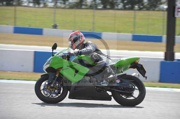 Motorcycle action photographs;donington;donington park leicestershire;donington photographs;event digital images;eventdigitalimages;no limits trackday;peter wileman photography;trackday;trackday digital images;trackday photos