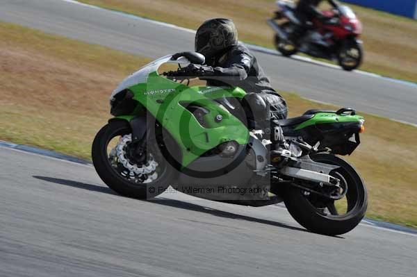Motorcycle action photographs;donington;donington park leicestershire;donington photographs;event digital images;eventdigitalimages;no limits trackday;peter wileman photography;trackday;trackday digital images;trackday photos