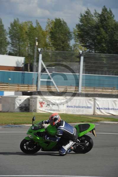Motorcycle action photographs;donington;donington park leicestershire;donington photographs;event digital images;eventdigitalimages;no limits trackday;peter wileman photography;trackday;trackday digital images;trackday photos