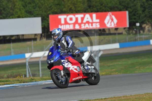 Motorcycle action photographs;donington;donington park leicestershire;donington photographs;event digital images;eventdigitalimages;no limits trackday;peter wileman photography;trackday;trackday digital images;trackday photos