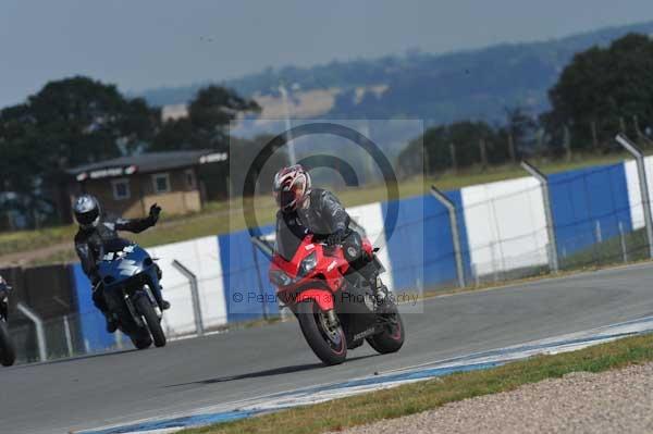 Motorcycle action photographs;donington;donington park leicestershire;donington photographs;event digital images;eventdigitalimages;no limits trackday;peter wileman photography;trackday;trackday digital images;trackday photos