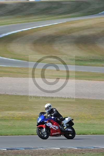 Motorcycle action photographs;donington;donington park leicestershire;donington photographs;event digital images;eventdigitalimages;no limits trackday;peter wileman photography;trackday;trackday digital images;trackday photos