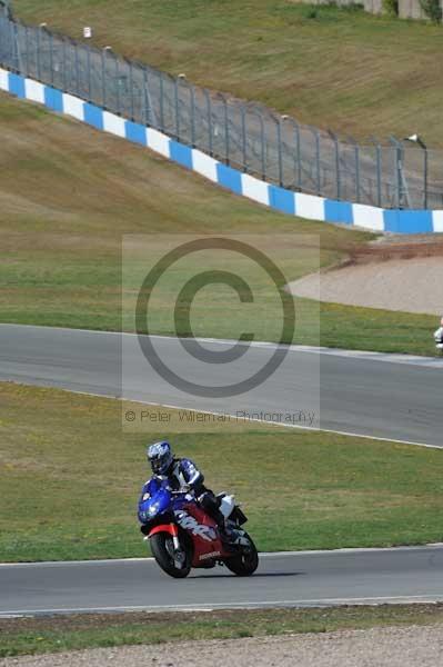Motorcycle action photographs;donington;donington park leicestershire;donington photographs;event digital images;eventdigitalimages;no limits trackday;peter wileman photography;trackday;trackday digital images;trackday photos