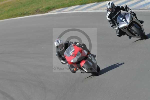 Motorcycle action photographs;donington;donington park leicestershire;donington photographs;event digital images;eventdigitalimages;no limits trackday;peter wileman photography;trackday;trackday digital images;trackday photos