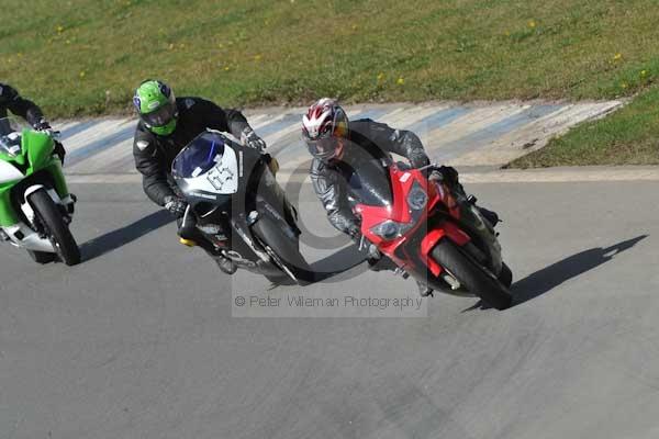 Motorcycle action photographs;donington;donington park leicestershire;donington photographs;event digital images;eventdigitalimages;no limits trackday;peter wileman photography;trackday;trackday digital images;trackday photos