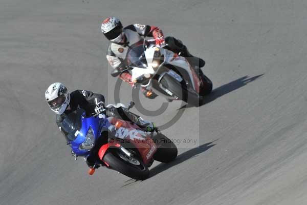 Motorcycle action photographs;donington;donington park leicestershire;donington photographs;event digital images;eventdigitalimages;no limits trackday;peter wileman photography;trackday;trackday digital images;trackday photos