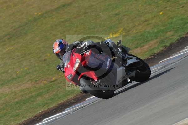 Motorcycle action photographs;donington;donington park leicestershire;donington photographs;event digital images;eventdigitalimages;no limits trackday;peter wileman photography;trackday;trackday digital images;trackday photos