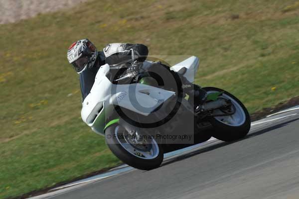 Motorcycle action photographs;donington;donington park leicestershire;donington photographs;event digital images;eventdigitalimages;no limits trackday;peter wileman photography;trackday;trackday digital images;trackday photos