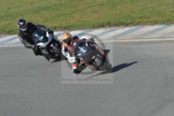 Motorcycle action photographs;donington;donington park leicestershire;donington photographs;event digital images;eventdigitalimages;no limits trackday;peter wileman photography;trackday;trackday digital images;trackday photos