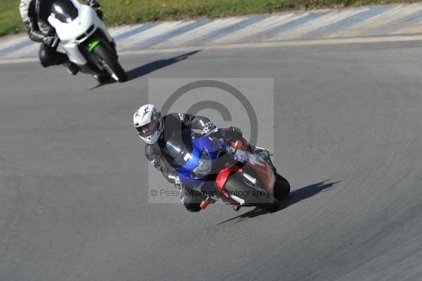 Motorcycle action photographs;donington;donington park leicestershire;donington photographs;event digital images;eventdigitalimages;no limits trackday;peter wileman photography;trackday;trackday digital images;trackday photos