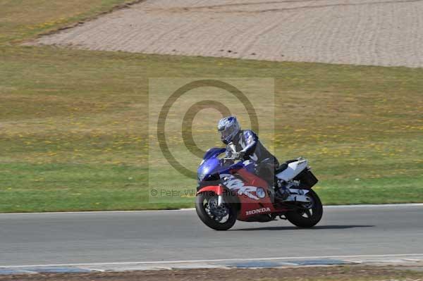 Motorcycle action photographs;donington;donington park leicestershire;donington photographs;event digital images;eventdigitalimages;no limits trackday;peter wileman photography;trackday;trackday digital images;trackday photos