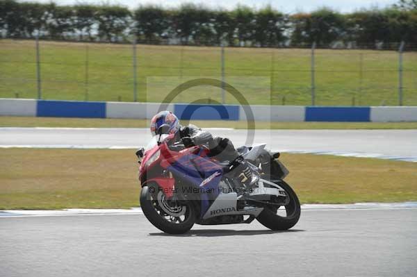 Motorcycle action photographs;donington;donington park leicestershire;donington photographs;event digital images;eventdigitalimages;no limits trackday;peter wileman photography;trackday;trackday digital images;trackday photos