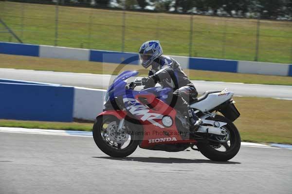 Motorcycle action photographs;donington;donington park leicestershire;donington photographs;event digital images;eventdigitalimages;no limits trackday;peter wileman photography;trackday;trackday digital images;trackday photos
