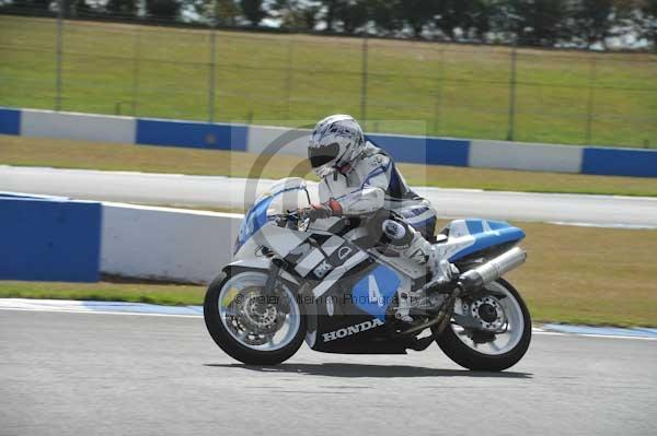Motorcycle action photographs;donington;donington park leicestershire;donington photographs;event digital images;eventdigitalimages;no limits trackday;peter wileman photography;trackday;trackday digital images;trackday photos